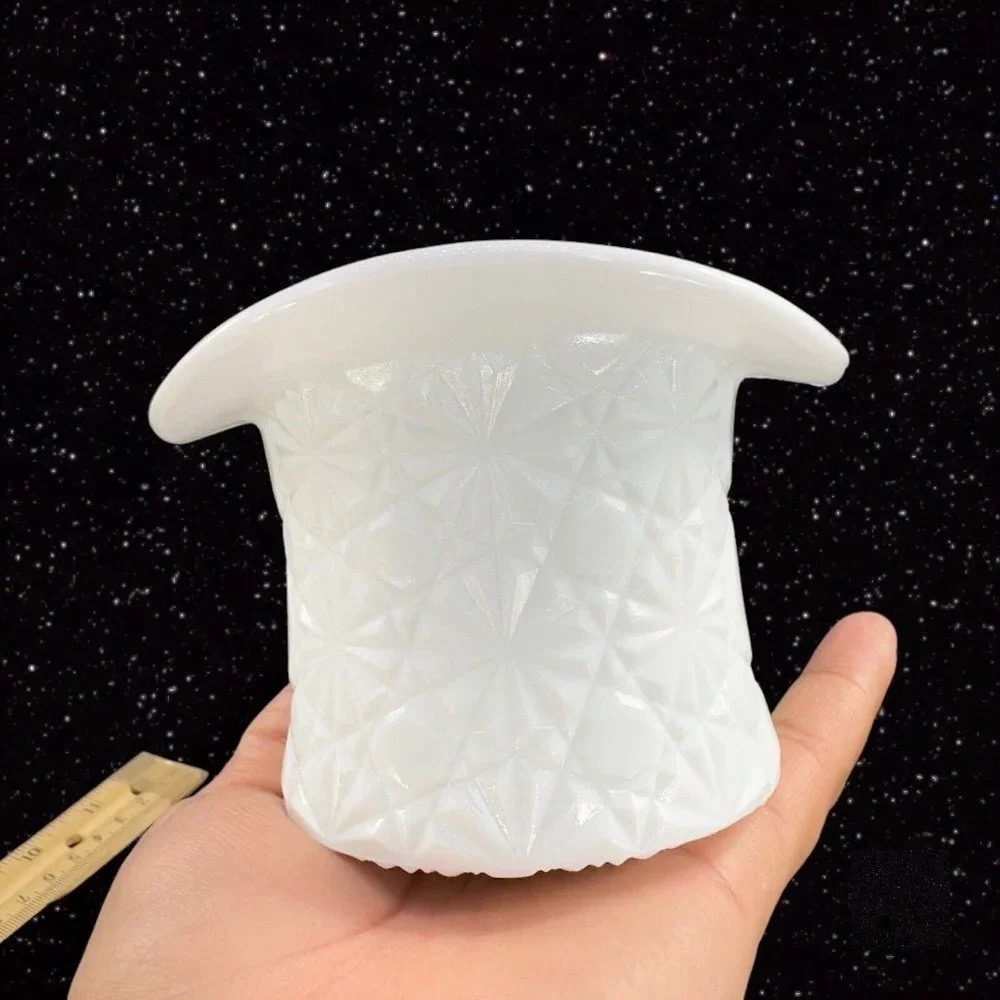 Vintage Indiana Glass Daisy and‎ Button White Milk Glass Top Hat Catch Bowl VTG